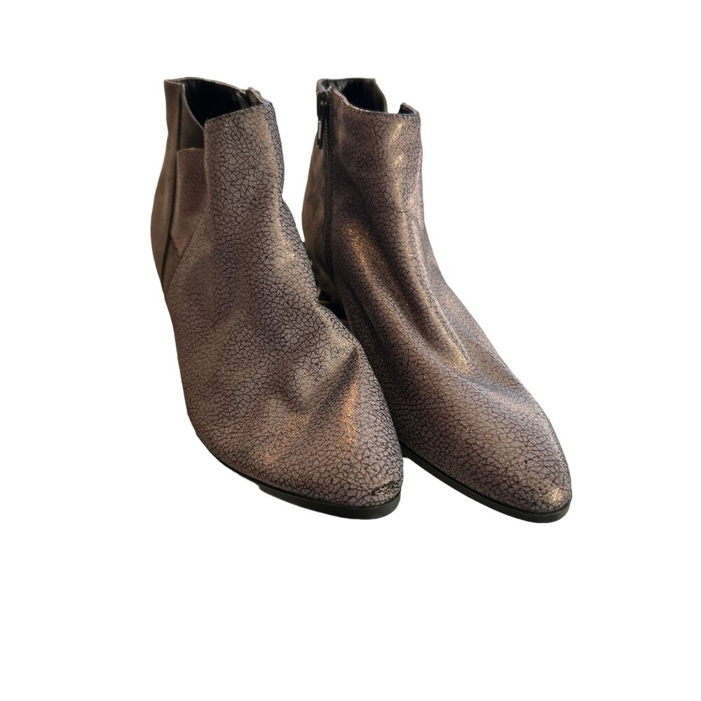 Qupid Booties Ankle Boots Shoes Inside Zip 1.5" heel Metallic Look NEW Size 7